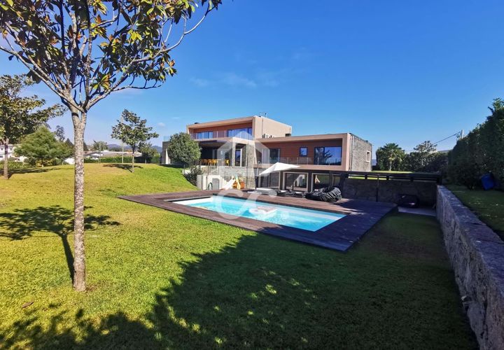 Villa a Lousada, Porto, Lousada - € 1.100.000 | Ref: 365/M/02417 - foto 1