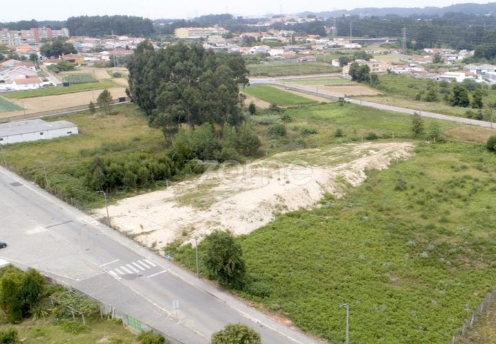 Helårsgrund i Serzedo, Porto, Serzedo - € 115.000 | Ref: ZMPT552381 - foto 1