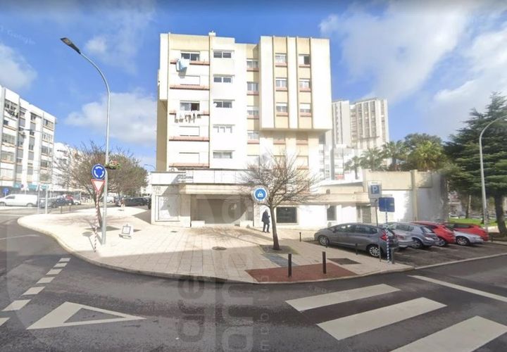 Erhvervsejendom i Alges, Lisbon, Alges - € 3.900.000 | Ref: LOC_3771 - foto 1
