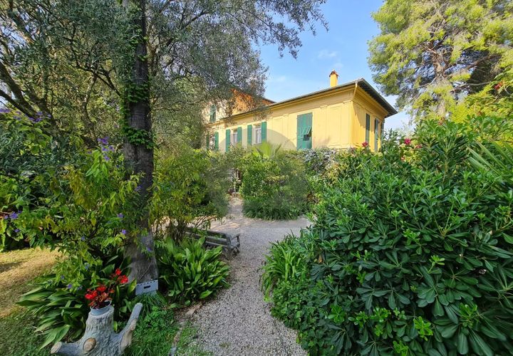 Villa i Roquebrune-Cap-Martin, Alpes-Maritimes, Roquebrune-Cap-Martin - € 3.286.000 | Ref: L16348 - foto 1