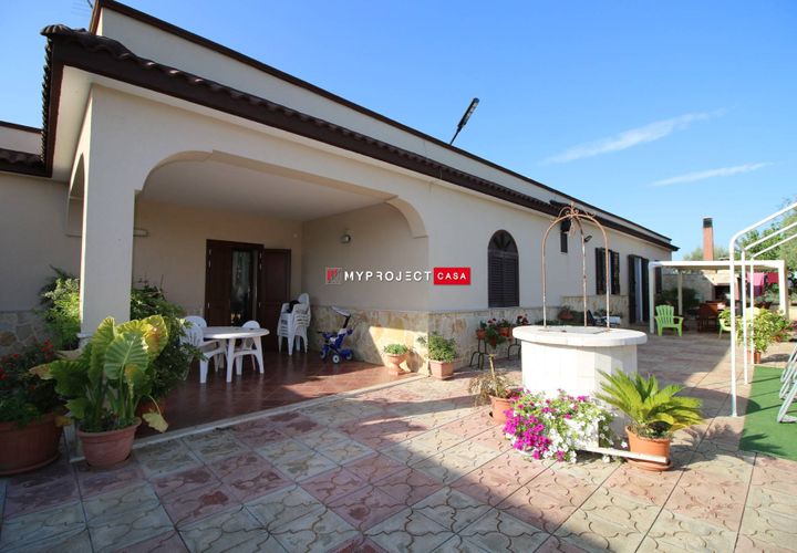 Villa i Ostuni, Brindisi, Ostuni - € 225.000 | Ref: D50 - foto 1