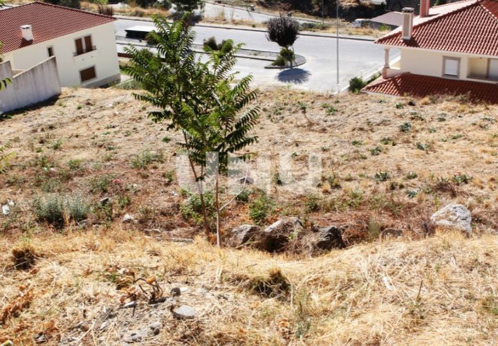 Helårsgrund i Teixoso, Castelo Branco, Teixoso - € 49.500 | Ref: UNU.I.1001.12348 - foto 1