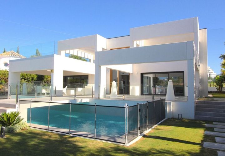 Villa i Marbella, Malaga, Marbella - € 2.750.000 | Ref: MA-MB-R300123S/7965 - foto 1
