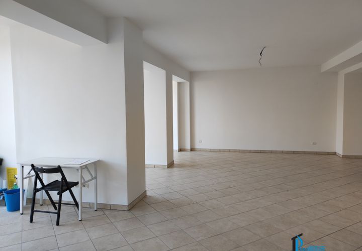 L'establiment comercial a Terni, Terni, Terni - € 450/mes | Ref: LOD-1768 - foto 1