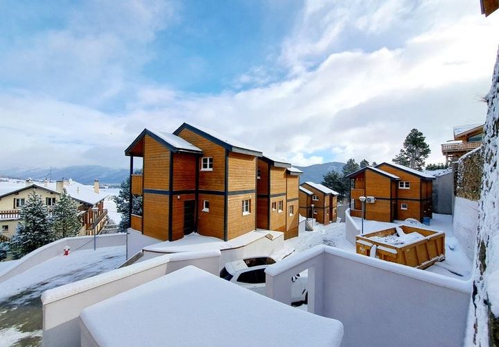 Villa i Les Angles, Pyrenees-Orientales, Les Angles - € 387.450 | Ref: 660303200 - foto 1