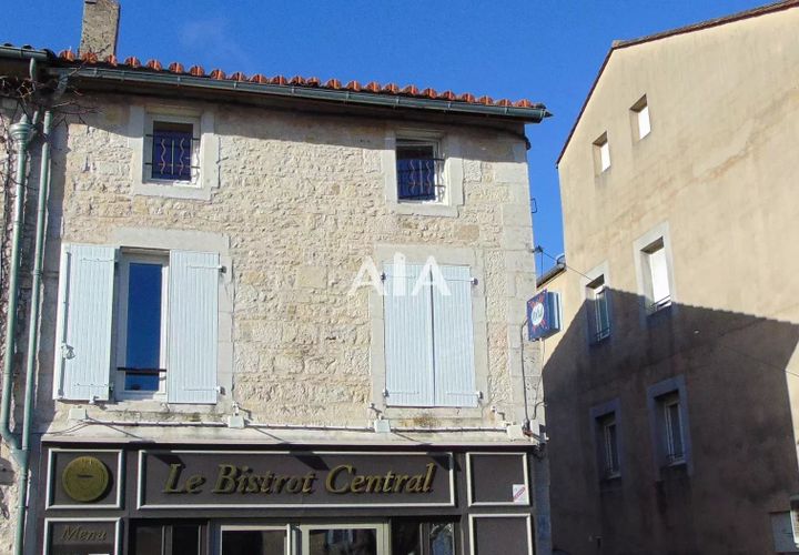 Lejlighed i Ruffec, Charente, Ruffec - € 320.250 | Ref: 0980 - foto 1