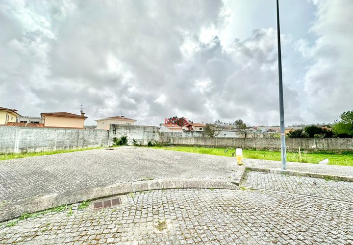 Helårsgrund i Maia, Porto, Maia - € 109.000 | Ref: NOVA-ER-1652 - foto 1