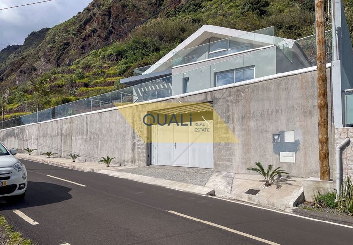 Villa i Calheta, Madeira, Calheta - € 1.195.000 | Ref: Q2202 - foto 1