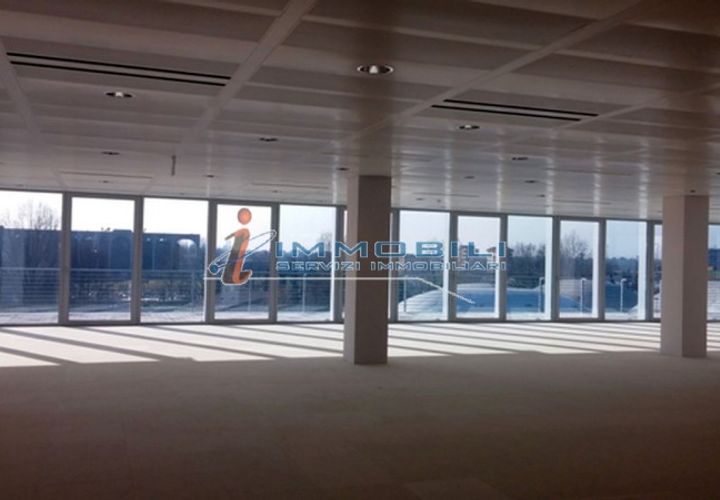 Erhvervsejendom i Segrate, Milan, Segrate - € 29.420 | Ref: ULJW1068 - foto 1