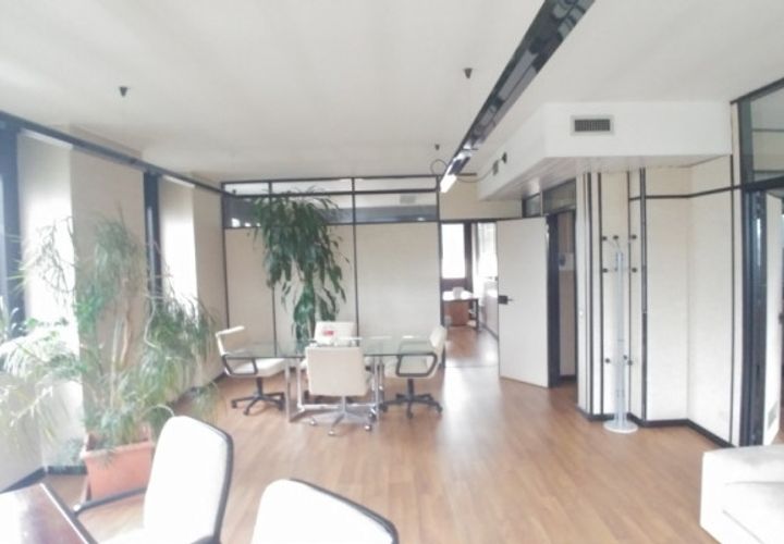 Erhvervsejendom i Segrate, Milan, Segrate - € 11.000 | Ref: UL2426 - foto 1