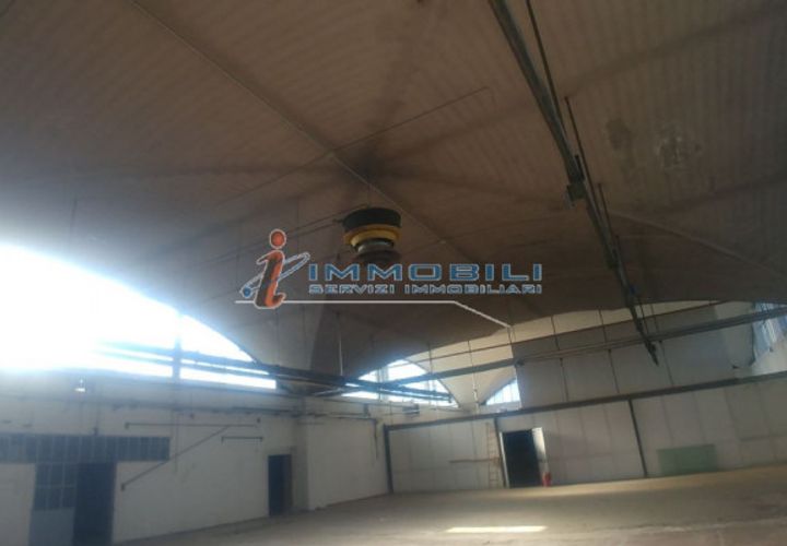 Erhvervsejendom i Desio, Monza and Brianza, Desio - € 1.510.000 | Ref: ZV847 - foto 1