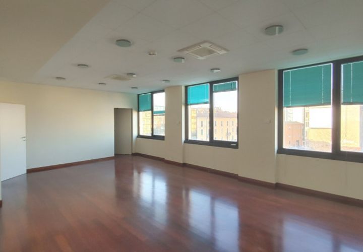 Erhvervsejendom i Milan, Milan, Milan - € 20.833 | Ref: ULKN207 - foto 1