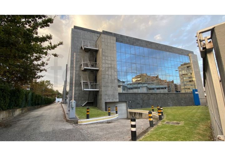 L'establiment comercial a Carnaxide, Lisbon, Carnaxide - € 4.750/mes | Ref: CDCA0101-574 - foto 1
