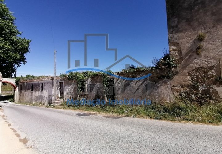 Villa i Alenquer, Lisbon, Alenquer - € 250.000 | Ref: ZI-439 - foto 1