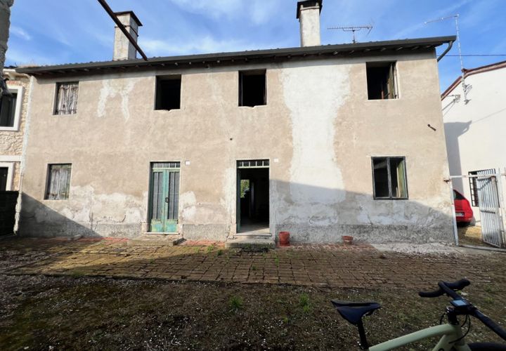 Landejendom i Lonigo, Vicenza, Lonigo - € 75.000 | Ref: 1027 - foto 1