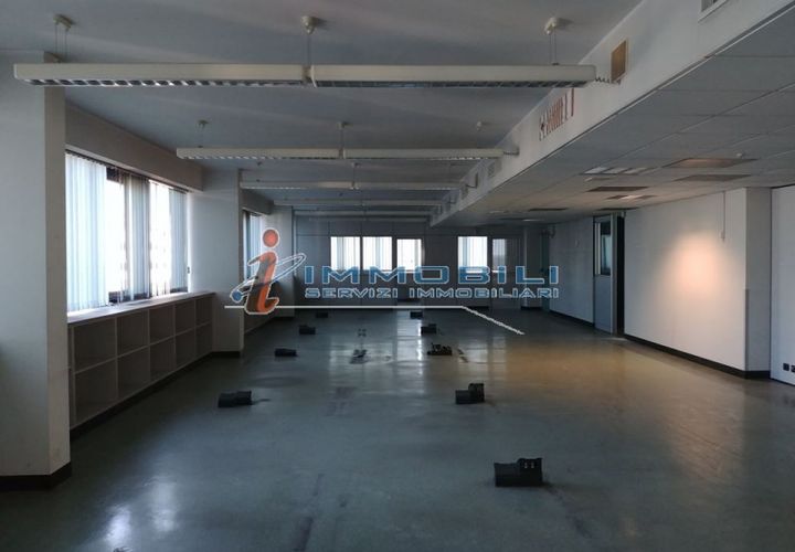 Erhvervsejendom i Segrate, Milan, Segrate - € 30.000 | Ref: UL3165 - foto 1
