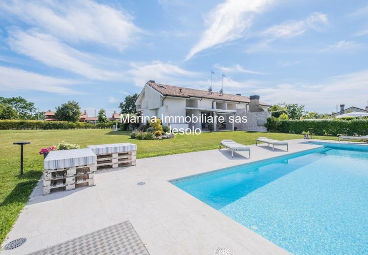 Villa i Jesolo, Venice, Jesolo - € 890.000 | Ref: L 746 - foto 1