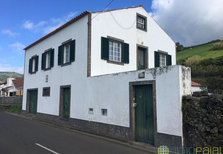 Byhus i Horta, Faial, Horta - € 320.000 | Ref: 801 - foto 1