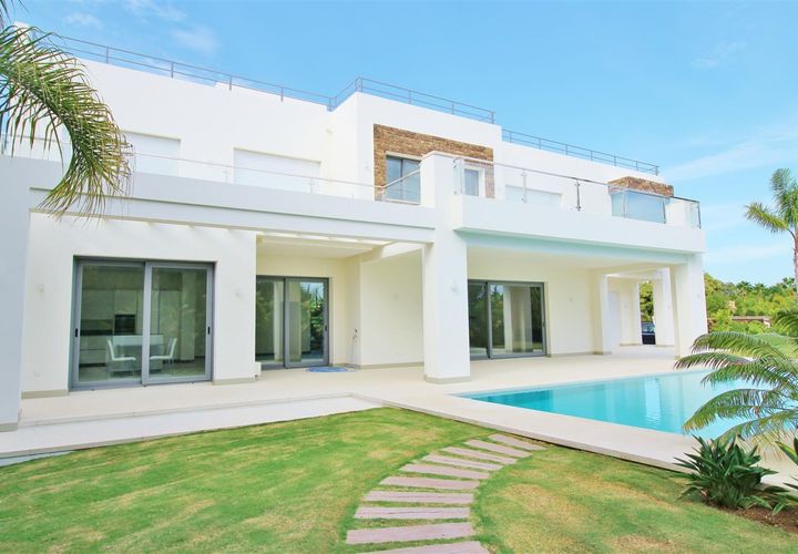 Villa a Estepona, Malaga, Estepona - € 3.350.000 | Ref: DPIe4128 - foto 1