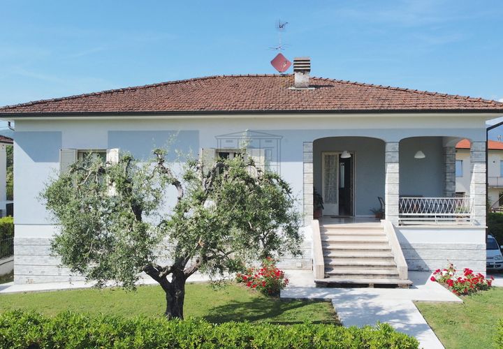 Villa i Lucca, Lucca, Lucca - € 595.000 | Ref: IA03576 - foto 1