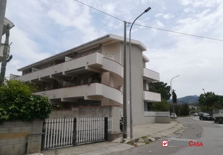 Apartament a Basico, Messina, Basico - € 400/mes | Ref: ASP106 - foto 1