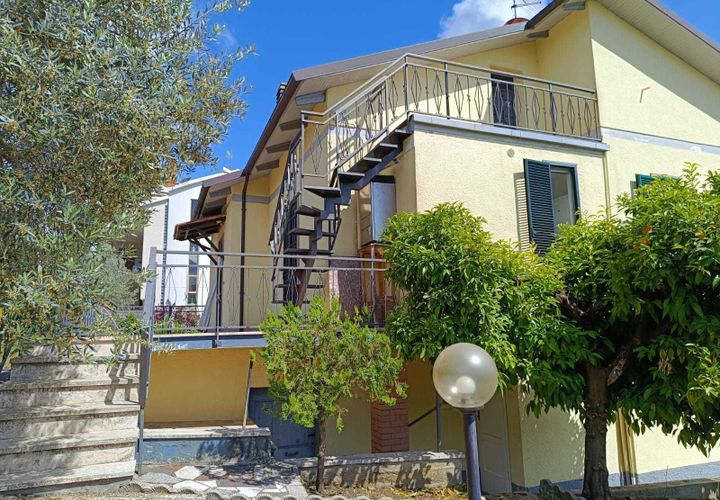 Villa i Amelia, Terni, Amelia - € 425.000 | Ref: 27bis... - foto 1