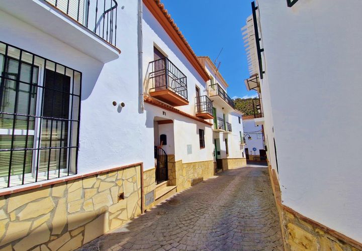 Landsbyhus i Vinuela, Malaga, Vinuela - € 179.000 | Ref: AX1238 - foto 1