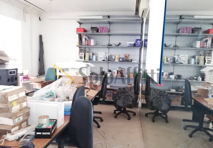 L'establiment comercial a Modena, Modena, Modena - € 650/mes | Ref: 1683A - foto 1