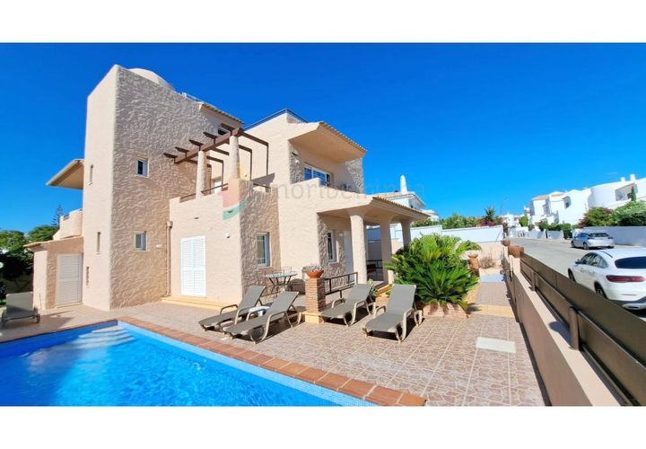 Villa i Guia, Faro, Guia - € 950.000 | Ref: M678 - foto 1