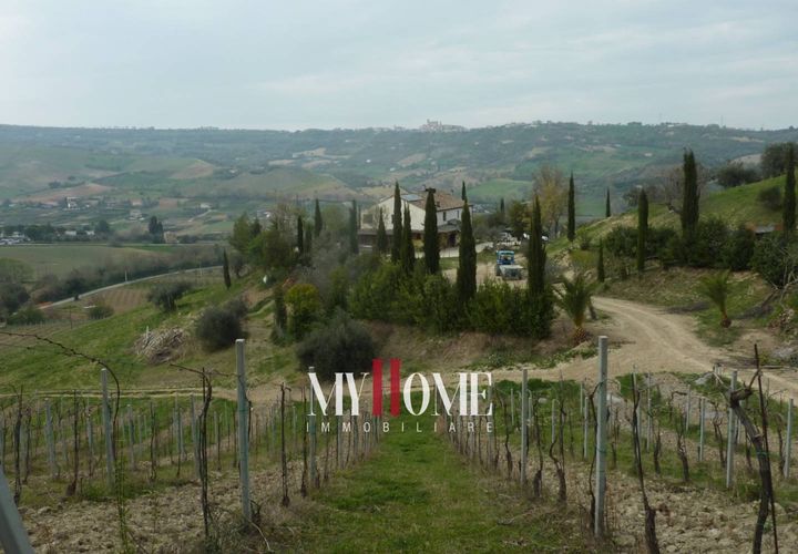 Helårsgrund i Ripatransone, Ascoli Piceno, Ripatransone - € 400.000 | Ref: Z1030 - foto 1