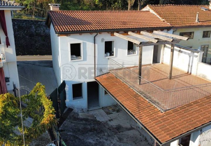 Villa a Trissino, Vicenza, Trissino - € 120.000 | Ref: AR187 - foto 1