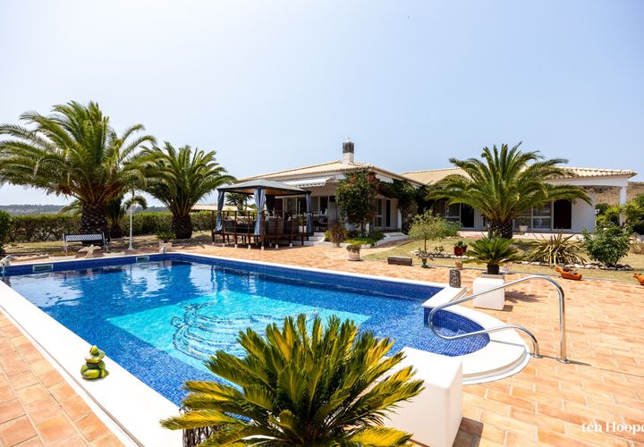 Villa i Bensafrim, Faro, Bensafrim - € 1.150.000 | Ref: V1094 - foto 1