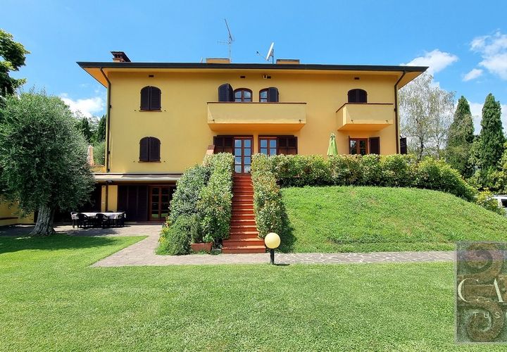 Villa i Lucca, Lucca, Lucca - € 940.000 | Ref: v5816lr-x - foto 1