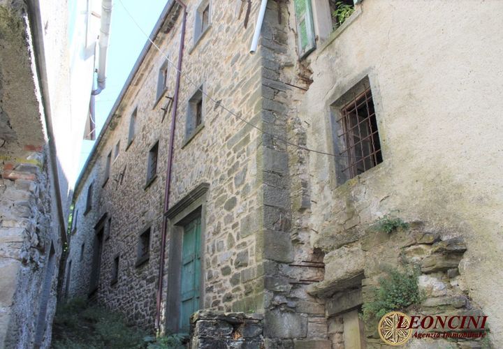 Landejendom i Zeri, Massa and Carrara, Zeri - € 300.000 | Ref: A377 - foto 1