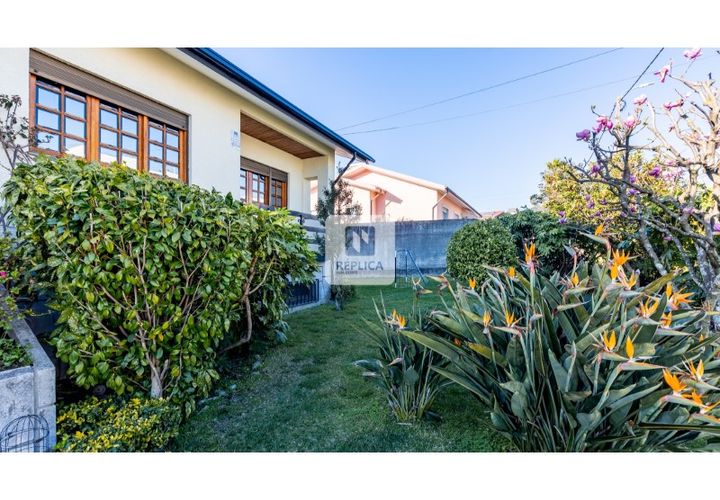 Villa a Folgosa, Porto, Folgosa - € 700.000 | Ref: RZ0176-RA - foto 1
