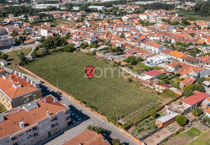 Helårsgrund i Ovar, Aveiro, Ovar - € 400.000 | Ref: ZMPT560855 - foto 1