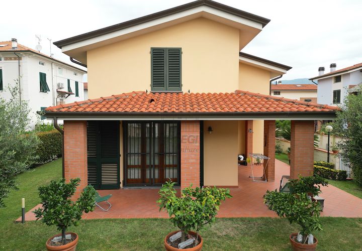 Villa i Lucca, Lucca, Lucca - € 495.000 | Ref: IA03716 - foto 1