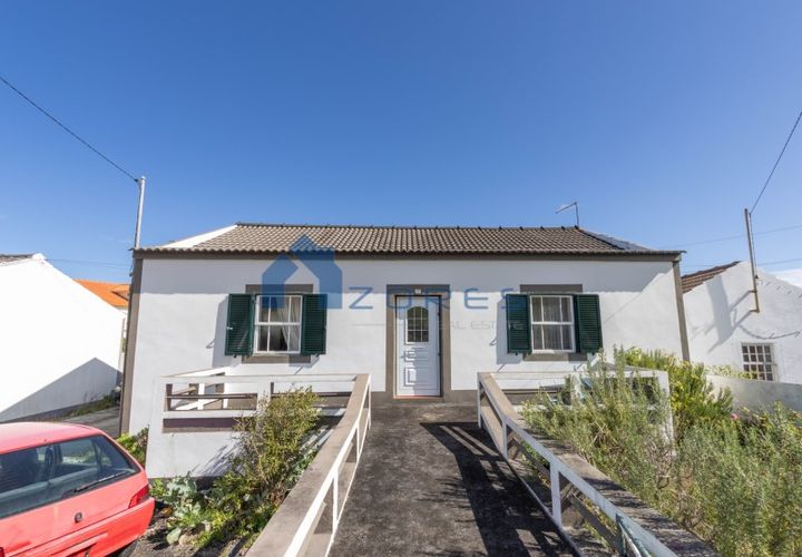 Villa i Ponta Delgada, Sao Miguel, Ponta Delgada - € 495.000 | Ref: AZO1-0158 - foto 1