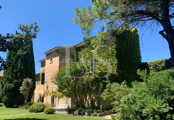 Villa a Orange, Vaucluse, Orange - € 895.000 | Ref: 2485 - foto 1