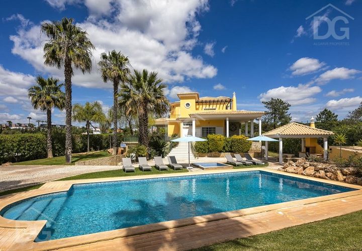 Villa i Almancil, Faro, Almancil - € 1.750.000 | Ref: DG3764 - foto 1