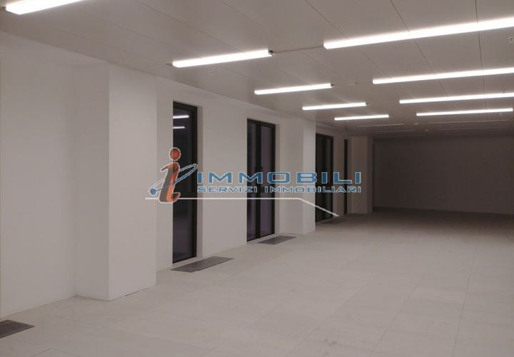 Erhvervsejendom i Milan, Milan, Milan - € 46.013 | Ref: ULJO213 - foto 1