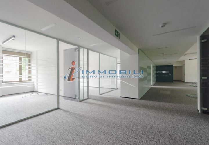 Erhvervsejendom i Milan, Milan, Milan - € 78.166 | Ref: ULRH1064 - foto 1