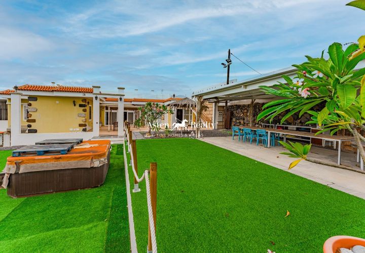 Villa a Las Galletas, Tenerife, Las Galletas - € 1.585.000 | Ref: 8601 - foto 1