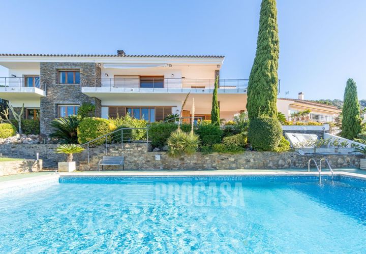 Villa a Roses, Gerona, Roses - € 2.200.000 | Ref: 3046 - foto 1