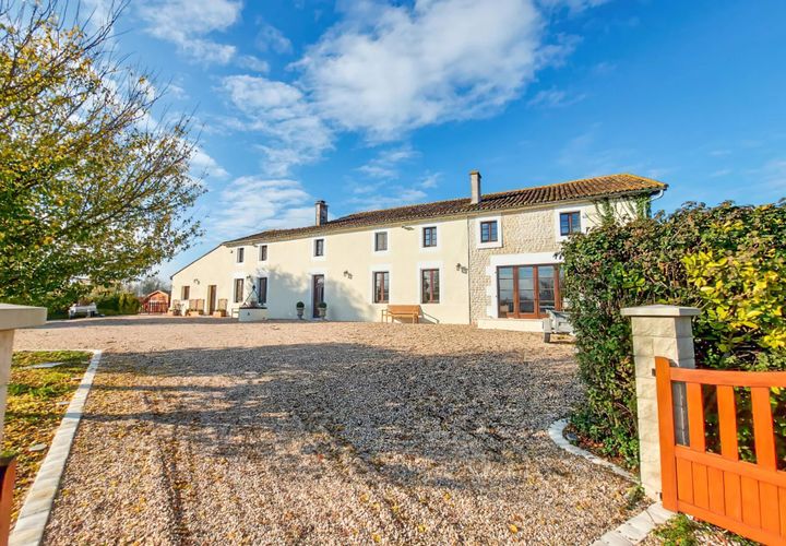 Villa - Cognac, Charente, Cognac - € 479 500 | Réf : BVI73041 - photo 1