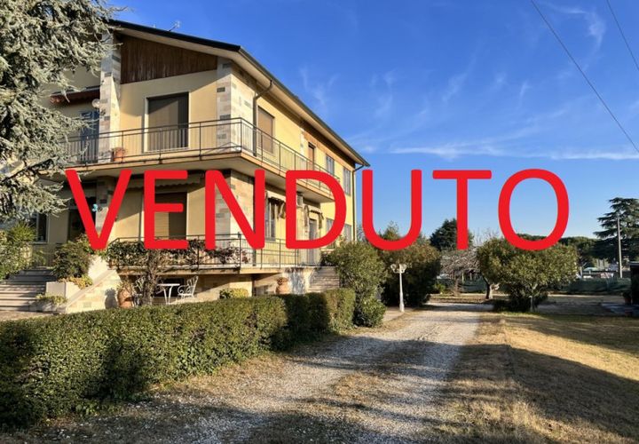 Villa i Verona, Verona, Verona - € 330.000 | Ref: LL193 - foto 1