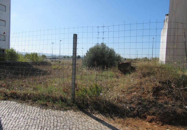 Helårsgrund i Entroncamento, Santarem, Entroncamento - € 148.500 | Ref: 2569 - foto 1