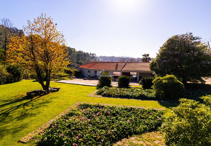 Villa i Serzedo, Porto, Serzedo - € 1 500 000 | Ref: TAPT01-597_AK - foto 1