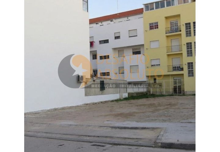 Helårsgrund i Quinta do Conde, Setubal, Quinta do Conde - € 124.000 | Ref: 689 - foto 1