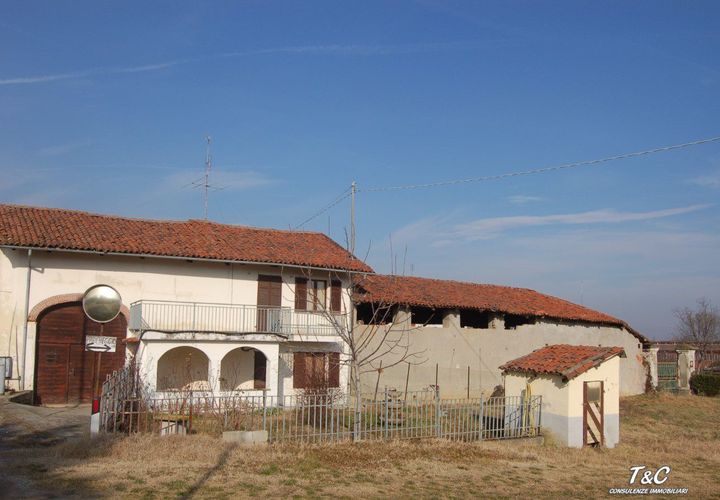Landejendom i Pinerolo, Turin, Pinerolo - € 150.000 | Ref: DLE-407 - foto 1